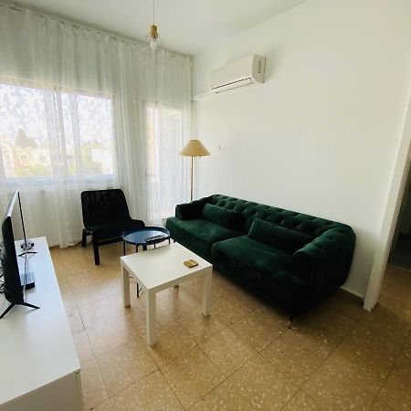 Simple One Bedroom Flat In Engomi Ngoại thất bức ảnh