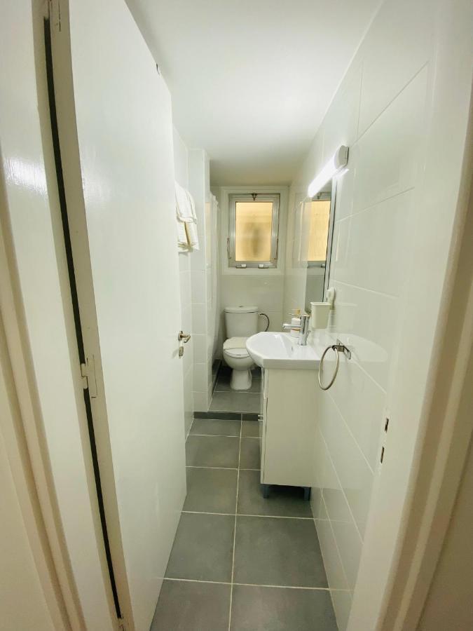 Simple One Bedroom Flat In Engomi Ngoại thất bức ảnh