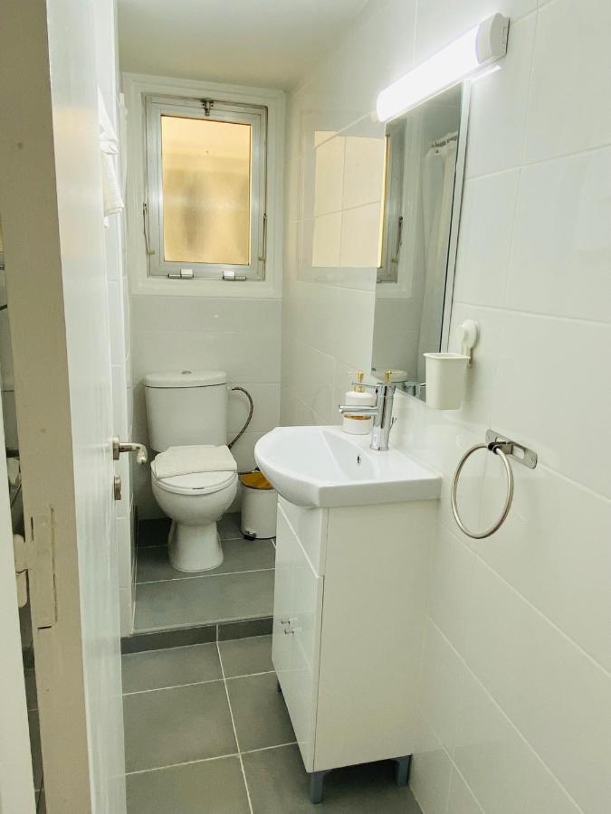 Simple One Bedroom Flat In Engomi Ngoại thất bức ảnh
